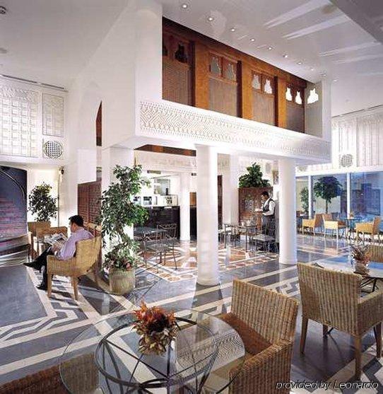 Hilton Baynunah Hotel アブダビ レストラン 写真