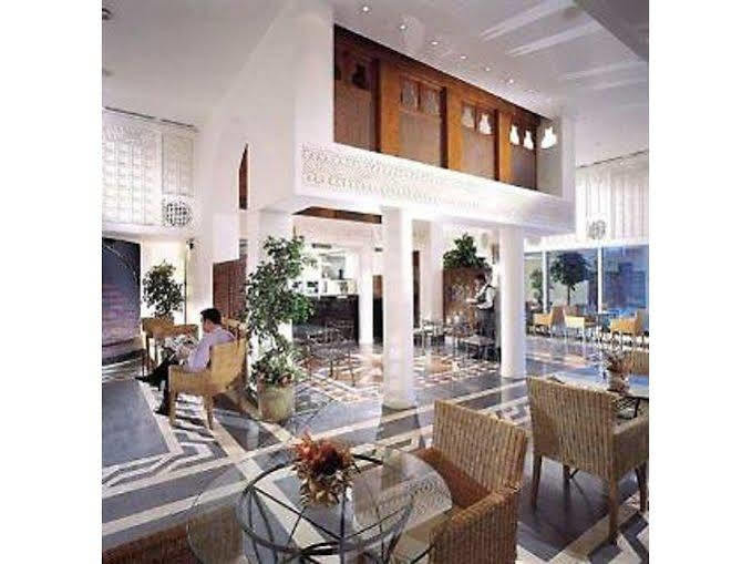 Hilton Baynunah Hotel アブダビ エクステリア 写真